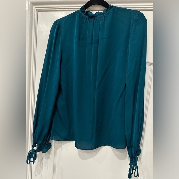 Milly Emerald Green Ruffle Neck Silk Blouse Size Small - Picture 2 of 7